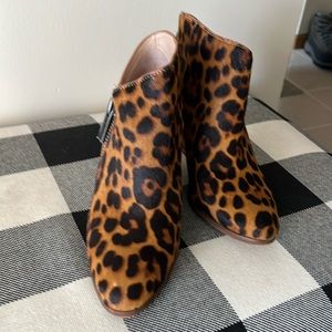 Like new cow hair leopard print shoes